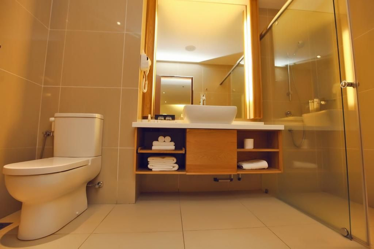 Bathroom 4, Hotel Casuarina At Meru, Kinta