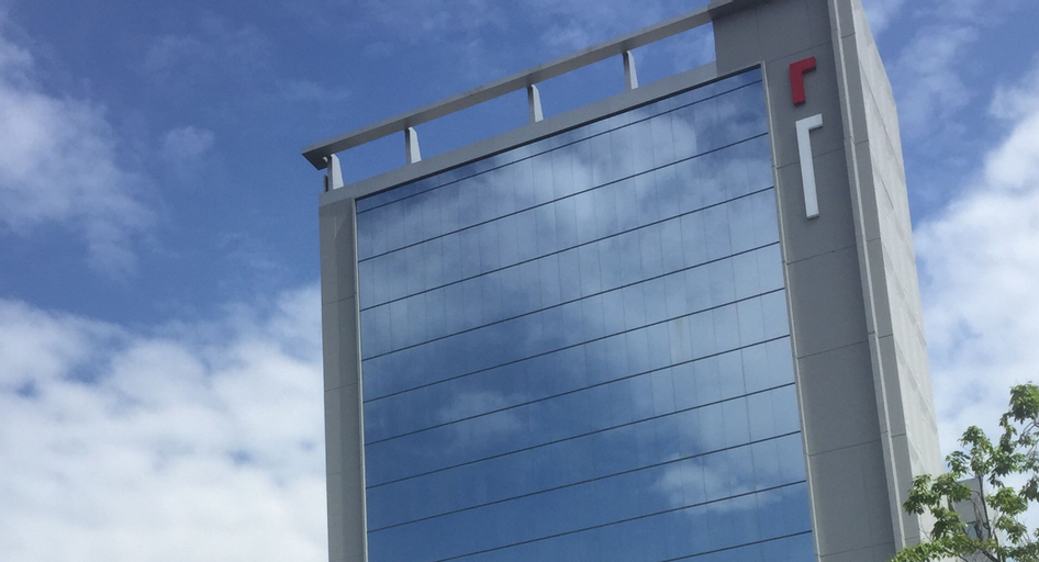 Exterior & Views 29