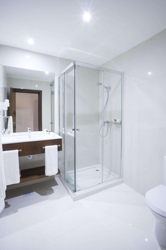 Bathroom 5, Fiesta Residences, Accra