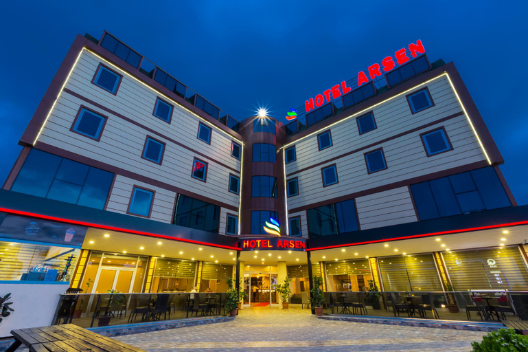 Hotel Arsen, Arsin