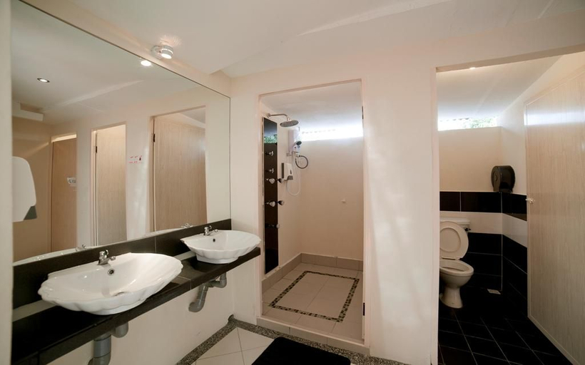 Bathroom 4, Red Inn Cabana, Penang Island