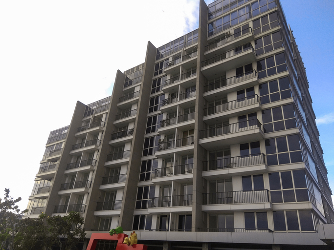 Exterior & Views, Comfy and Modern 1BR at Lexington Apartment by Travelio, South Jakarta