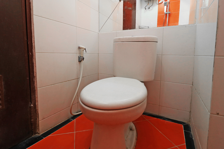 Bathroom 5, Inkubus Gateway Apartment Ahmad Yani by Ridwan, Bandung