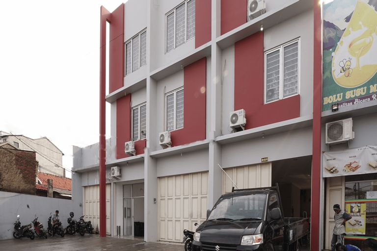 OYO 2183 Cibeureum Residence Near Rumah Sakit Rajawali, Cimahi