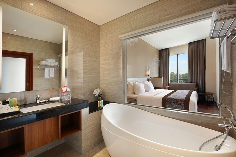 Swiss-Belhotel Airport Jakarta - Bathroom