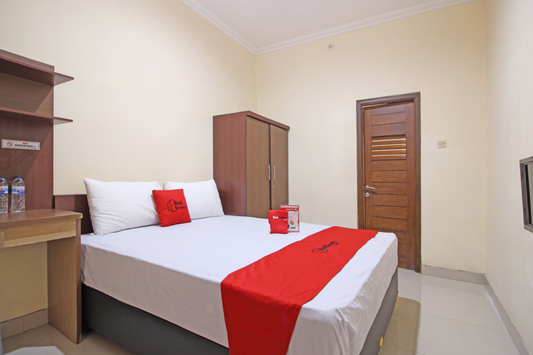 Bedroom 4, RedDoorz near Hartono Mall 3, Sleman