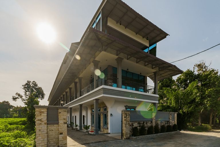 RedDoorz Plus near Kualanamu International Airport 2, Deli Serdang