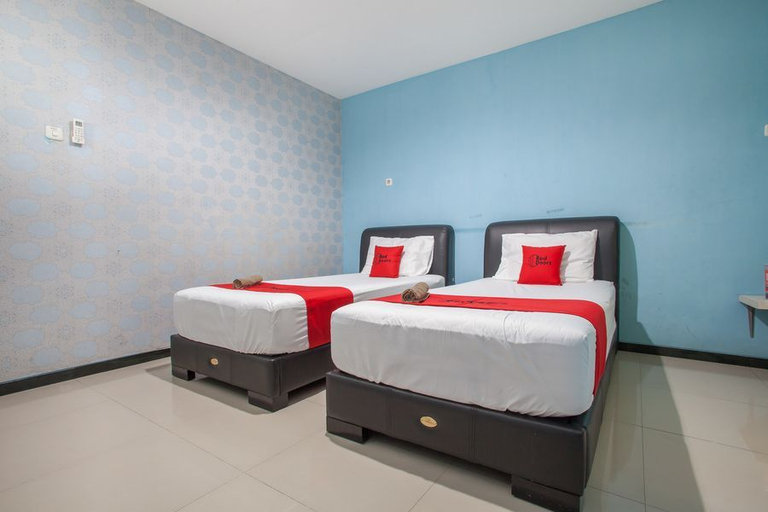 Bedroom 5, RedDoorz @ Raya Tidar, Malang