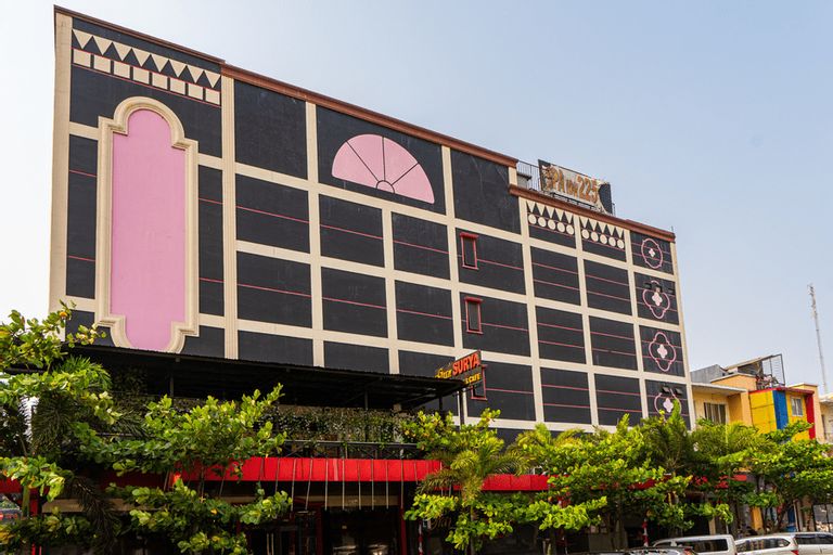 Exterior & Views 1, RedDoorz Plus near Chadstone Mall, Cikarang