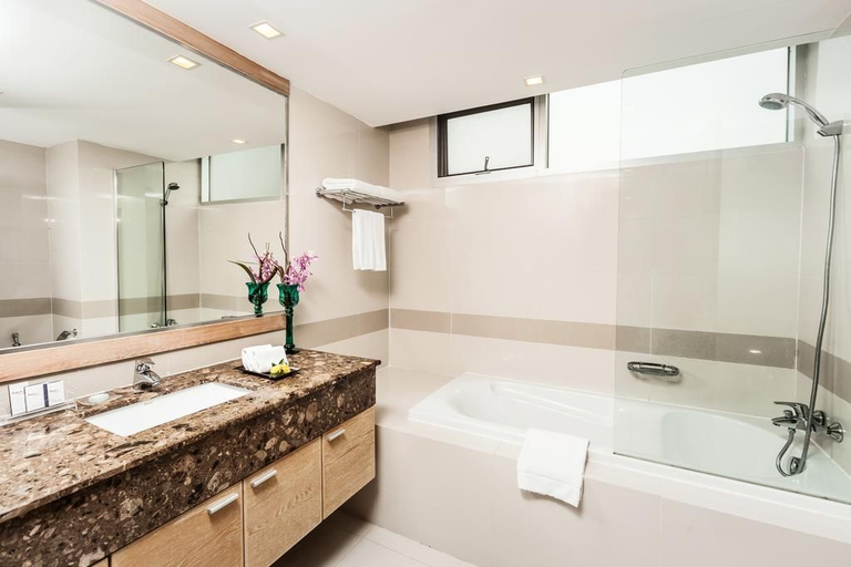 Bathroom 5, Adelphi Grande Sukhumvit, Wattana