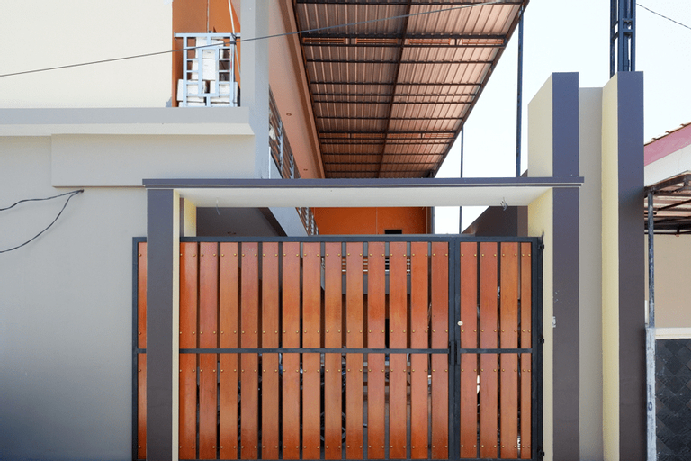 Exterior & Views 5, RedDoorz Syariah near Stasiun Tegal, Tegal
