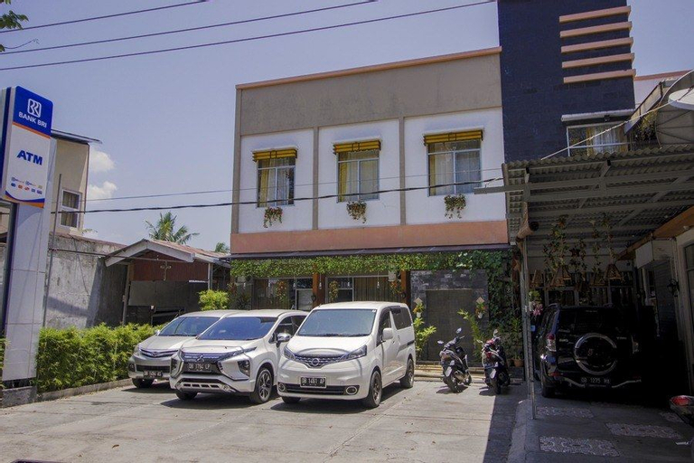RedDoorz near Jalan Wolter Monginsidi Manado, Manado