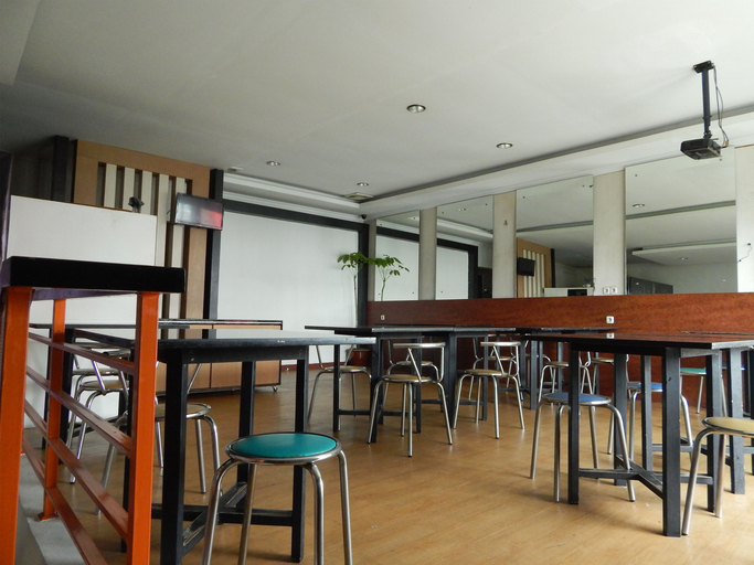 Food & Drinks 4, Green Leaf Inn, Pontianak