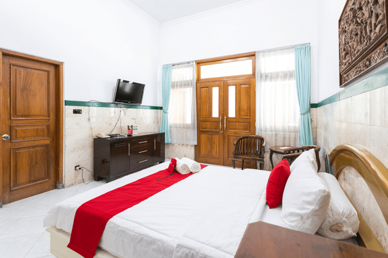 RedDoorz Syariah near Alun Alun Magelang, Magelang