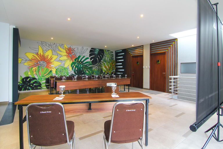 Others 4, Rozelle By D'Best Hospitality, Cimahi
