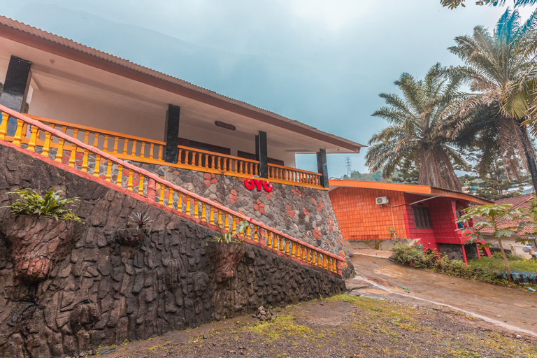 OYO 2307 Wisma Laguna Village, Bogor