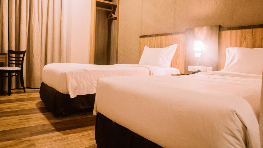 Bedroom 5, The Golden Bay Hotel Batam, Batam