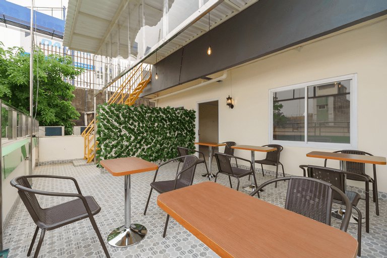 Exterior & Views 5, RedDoorz Plus near RS RK Charitas 2 Palembang, Palembang