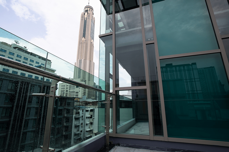 Exterior & Views 10