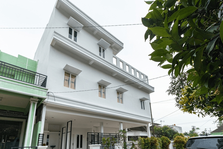 Exterior & Views, RedDoorz @ Medan Johor, Medan