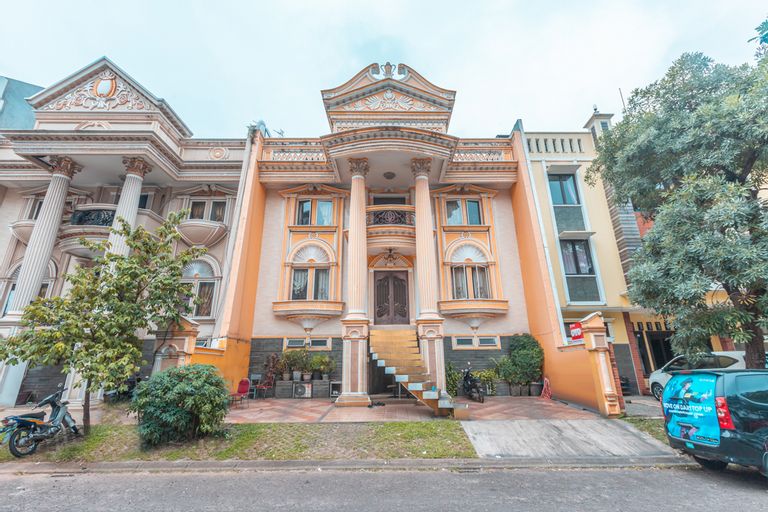 OYO 2765 Mulia Raja Kost Near Eka Hospital BSD, South Tangerang