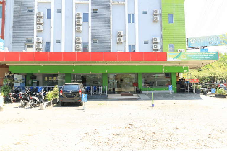 Exterior & Views 2, Al-Badar Hotel Syariah Makassar by ZUZU, Makassar