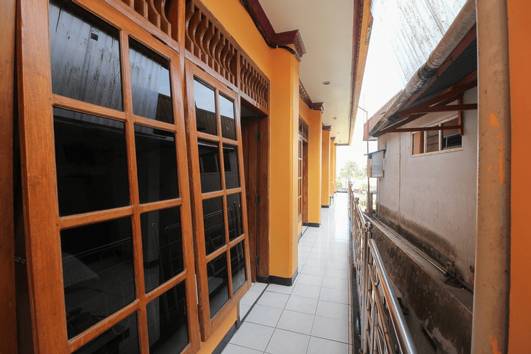 Exterior & Views 2, RedDoorz near Sarangan Lake, Magetan