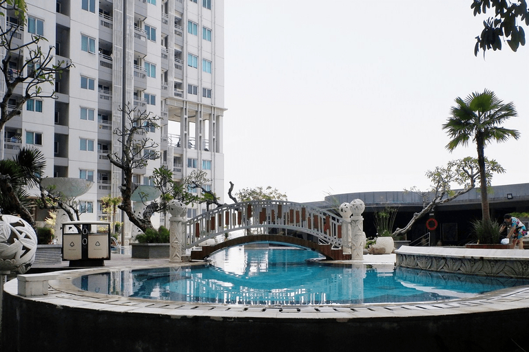 Close to Pool Studio Apartment Sky Terrace at Daan Mogot Baru By Travelio, Jakarta Barat