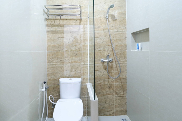 D Rainbow West Homestay, Surabaya