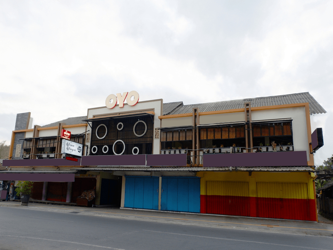 Exterior & Views 2, OYO 1807 Wisma Wongso Syariah, Magelang