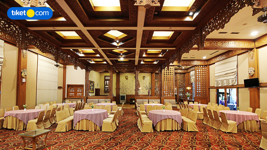 Singgasana Hotel Surabaya, Surabaya