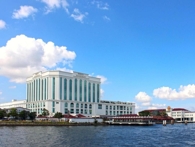Berjaya Waterfront Hotel Johor Bahru, Johor Bahru