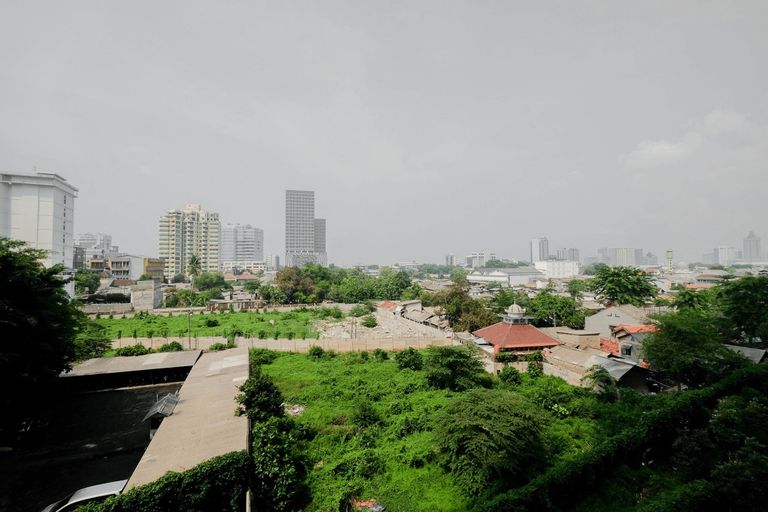 Exterior & Views 2, 3BR Pancoran L'Avenue Comfy Apartment By Travelio, South Jakarta