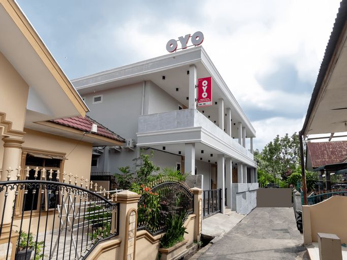 OYO 1476 Asoka Family Residence Syariah, Medan