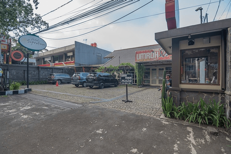 RedDoorz plus near Museum Geologi Bandung, Bandung