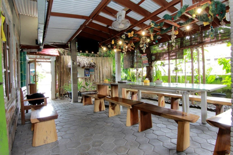 Food & Drinks, Laura s Backpacker, Yogyakarta