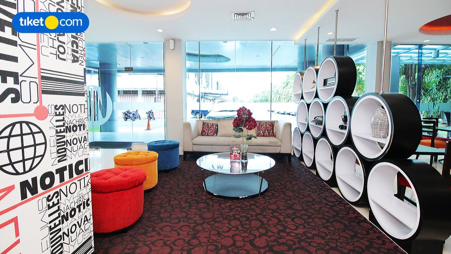 Public Area 2, News Hotel Waru Sidoarjo, Surabaya