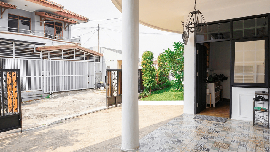 SPOT ON 2053 Granada Syariah Home Stay, Bandung