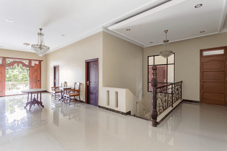 Public Area 2, RedDoorz Syariah near Exit Toll Banyumanik Semarang, Semarang