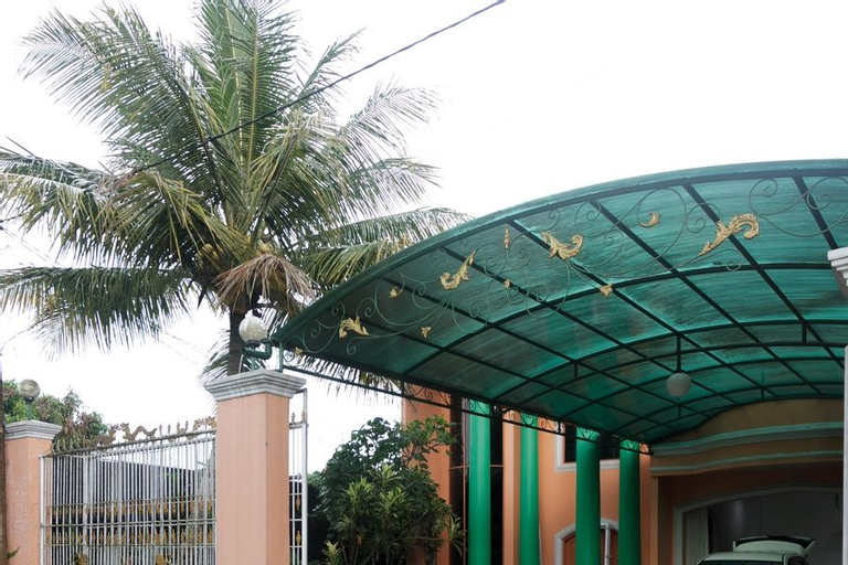 RedDoorz Syariah near Exit Toll Puncak, Bogor