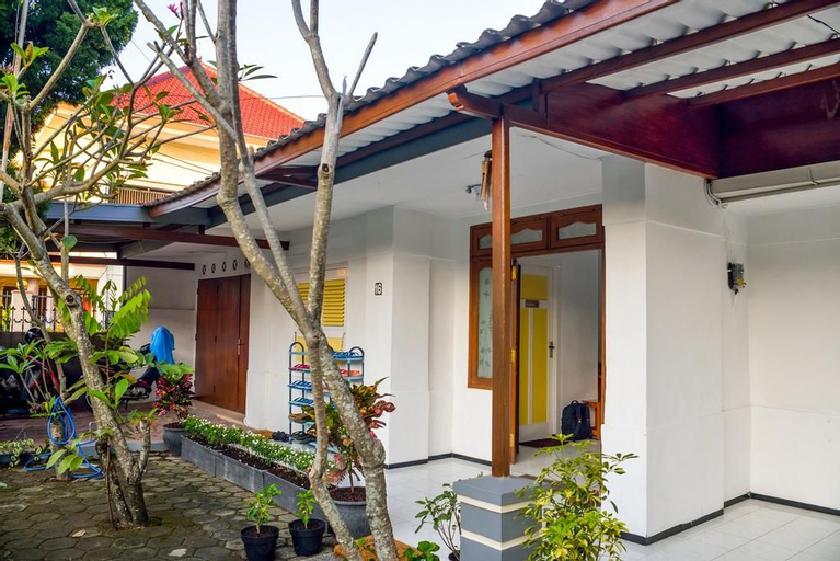 Others 4, Rumah Larasati  (Full Aircon), Malang
