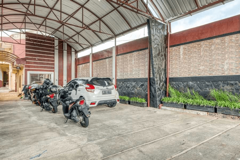 RedDoorz Syariah near Kebon Rojo Park Blitar, Blitar