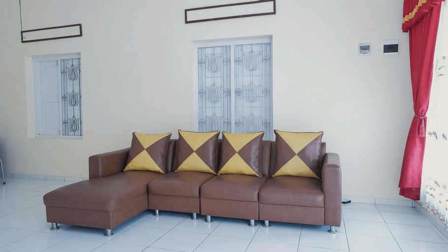 OYO 1190 Griya Soeratin Residence Syariah, Pacitan