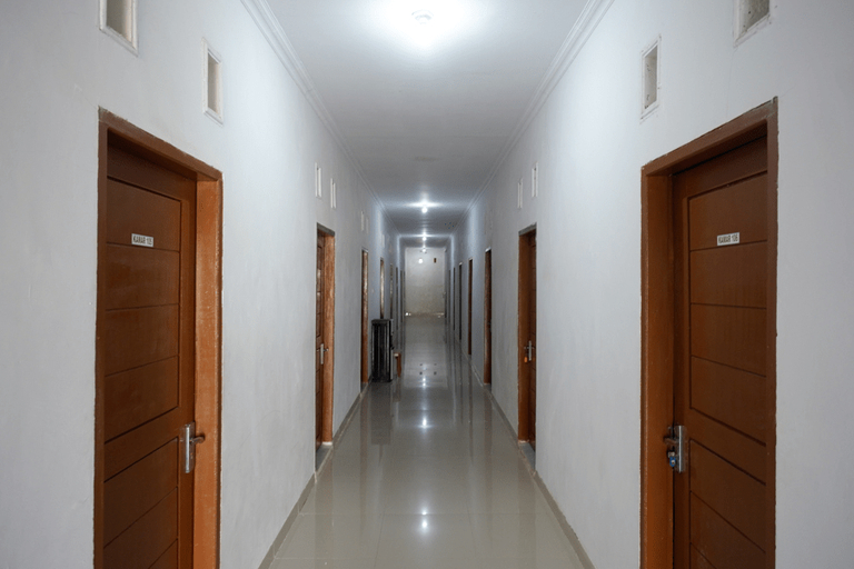 Public Area 3, RedDoorz Plus @ Hotel Lestari Karema Mamuju, Mamuju