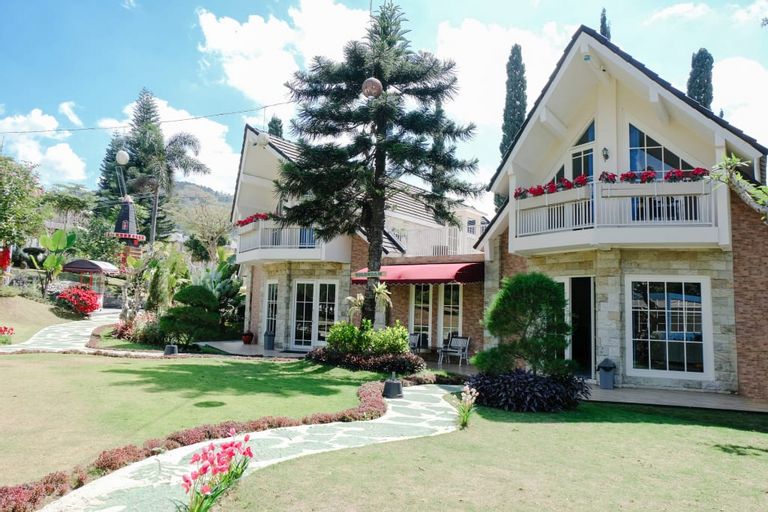Exterior & Views 18
