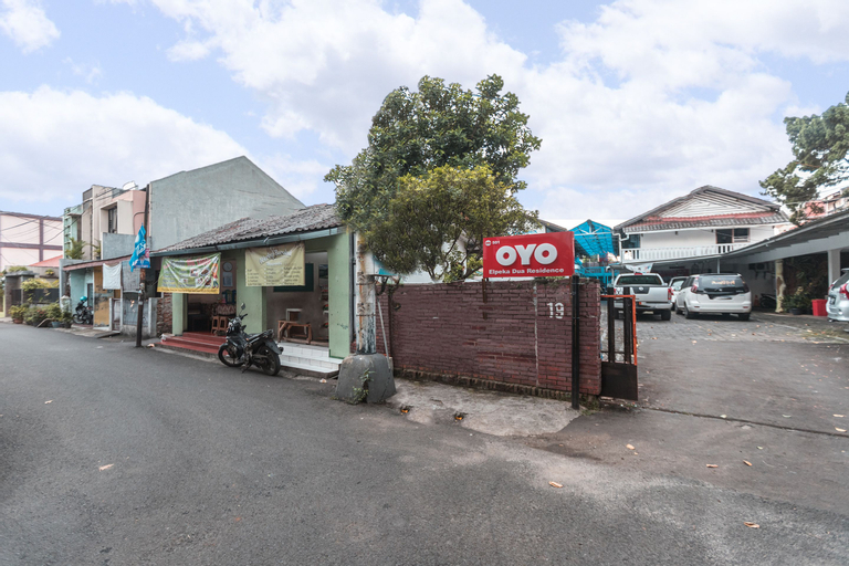 OYO 501 Elpeka Dua Residence, East Jakarta