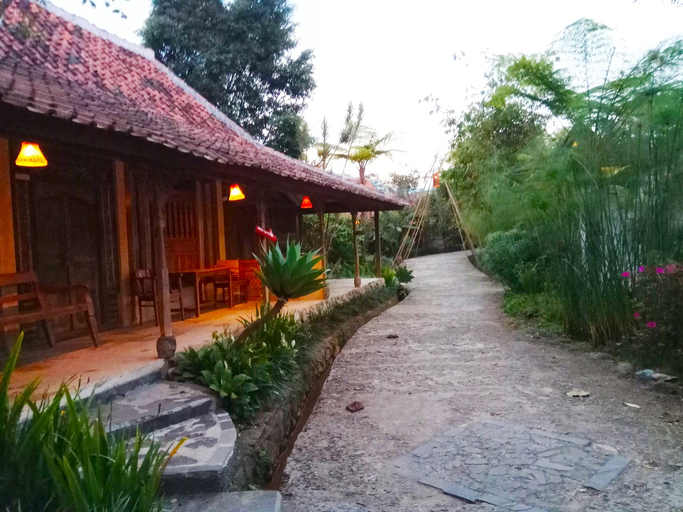 Exterior & Views 2, Sapulidi Cafe, Gallery & Resort, Bandung