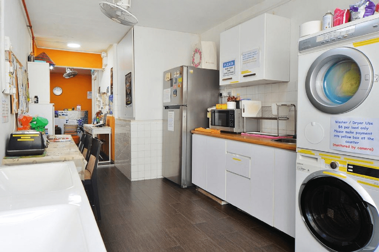 Happy Snail Hostel, Singapura
