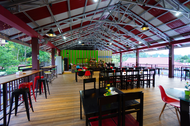 Food & Drinks 5, OYO 1254 Golden Lake Resort, Manado