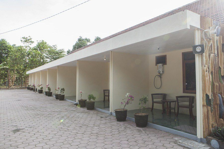 Exterior & Views 2, RedDoorz near Baluran National Park, Situbondo